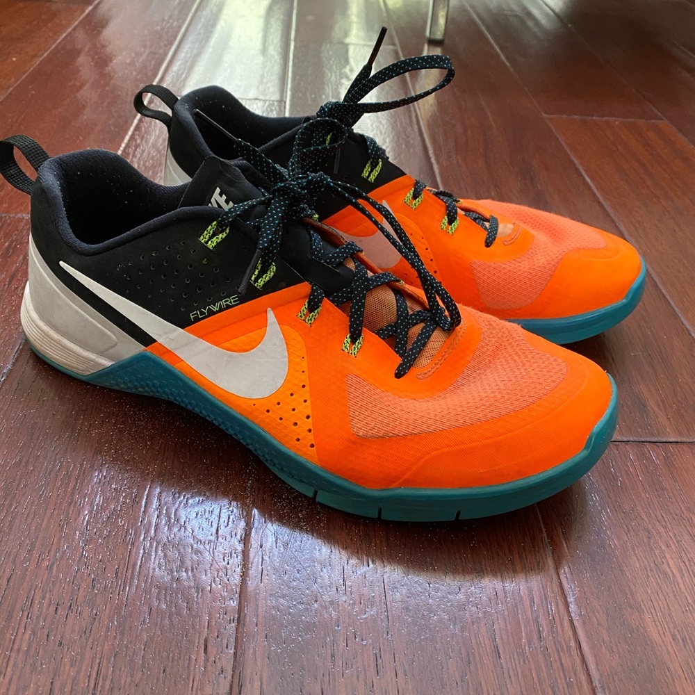 NIKE FLYWIRE shoes RS001